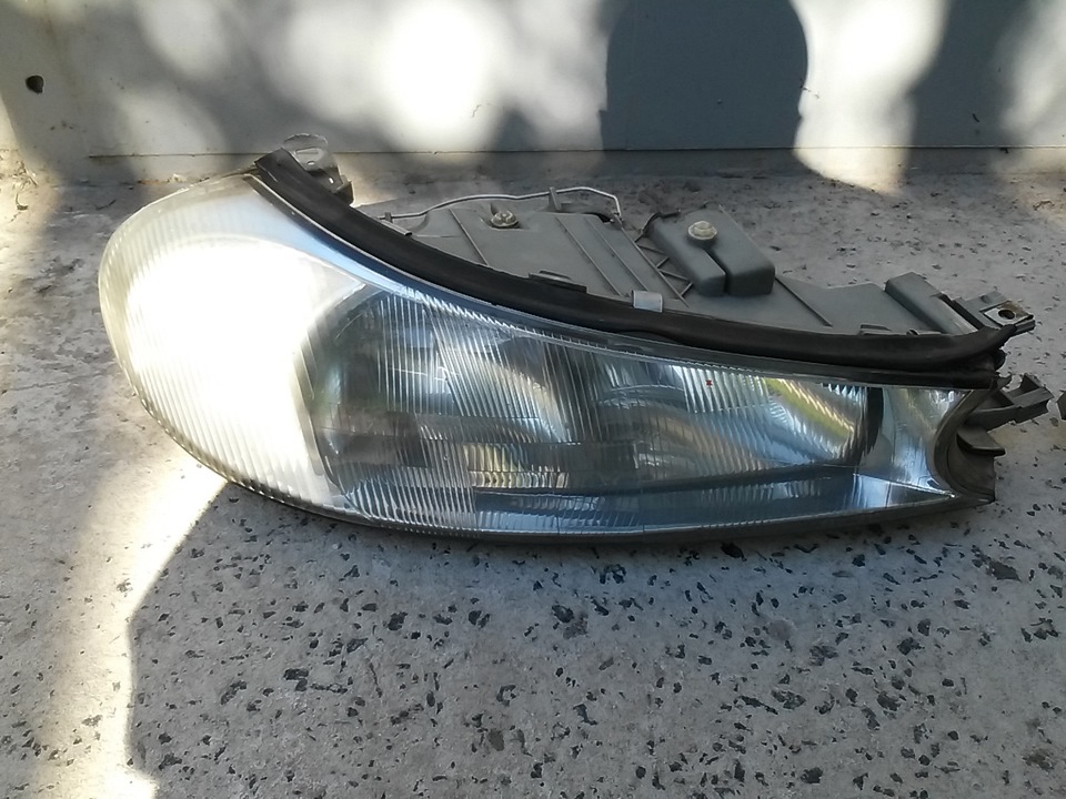 Продам фари на Mondeo MK2 2