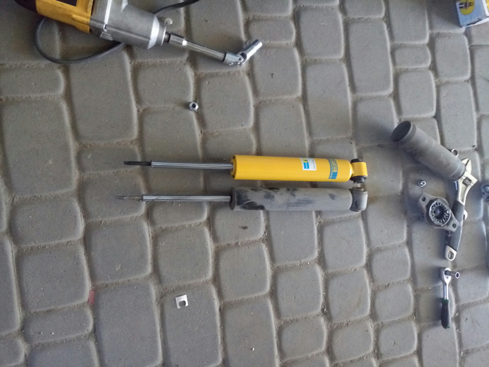 Bilstein b8 на задню вісь 1