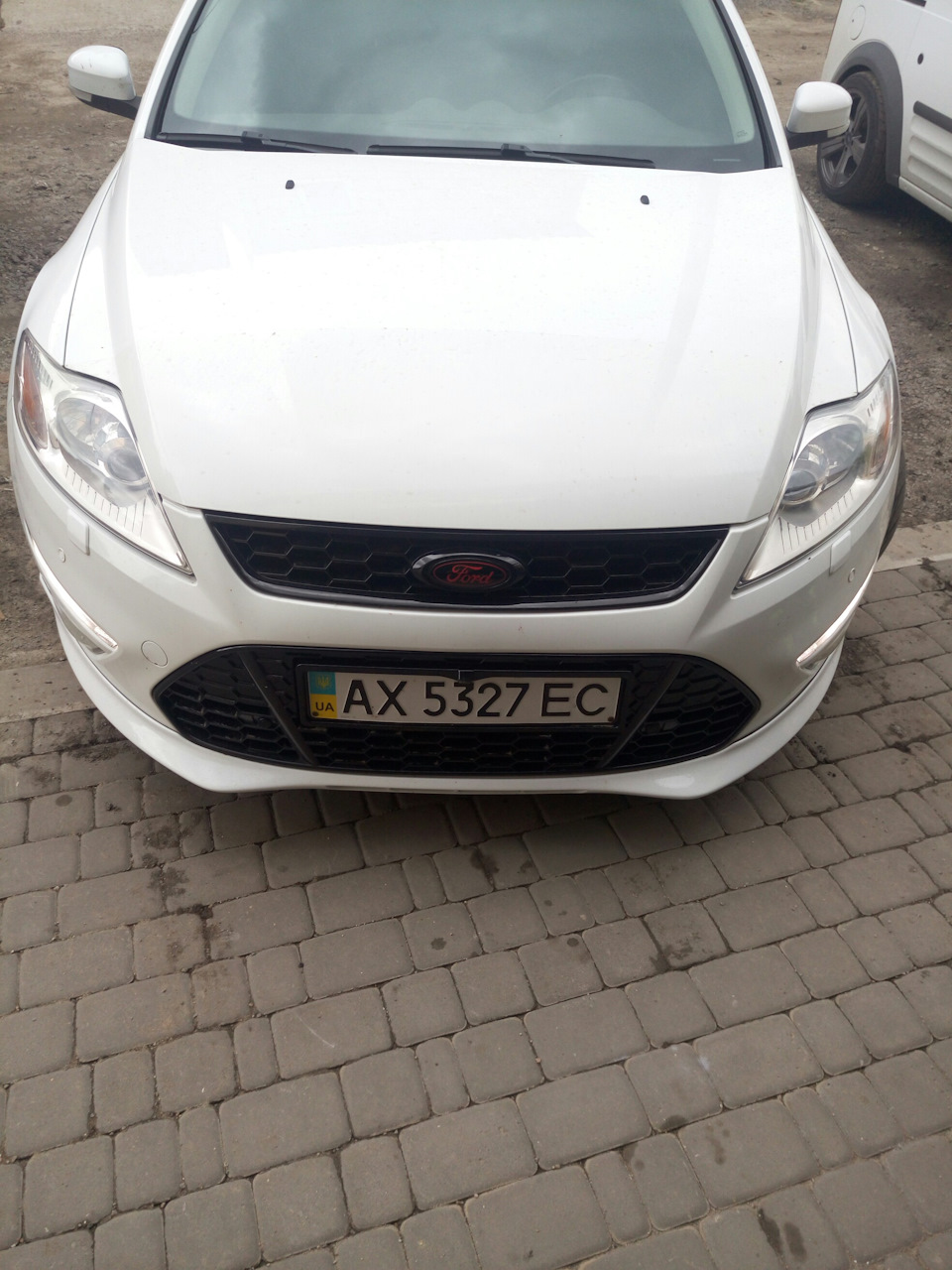 Новий значок ford 1