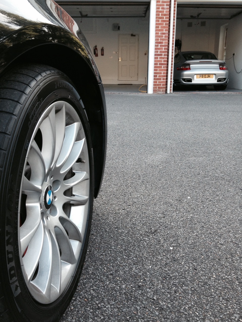 36 BMW виявляється їде) 3
