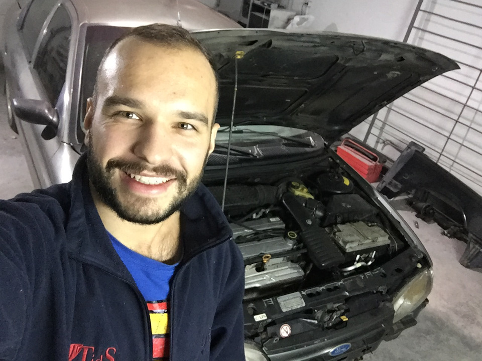Паливний і бензиновий фільтр і ще 1