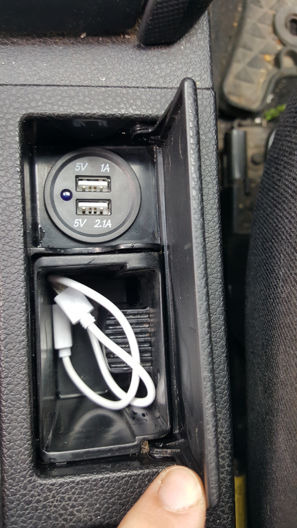 Заряджання Usb замість прикурювача 2