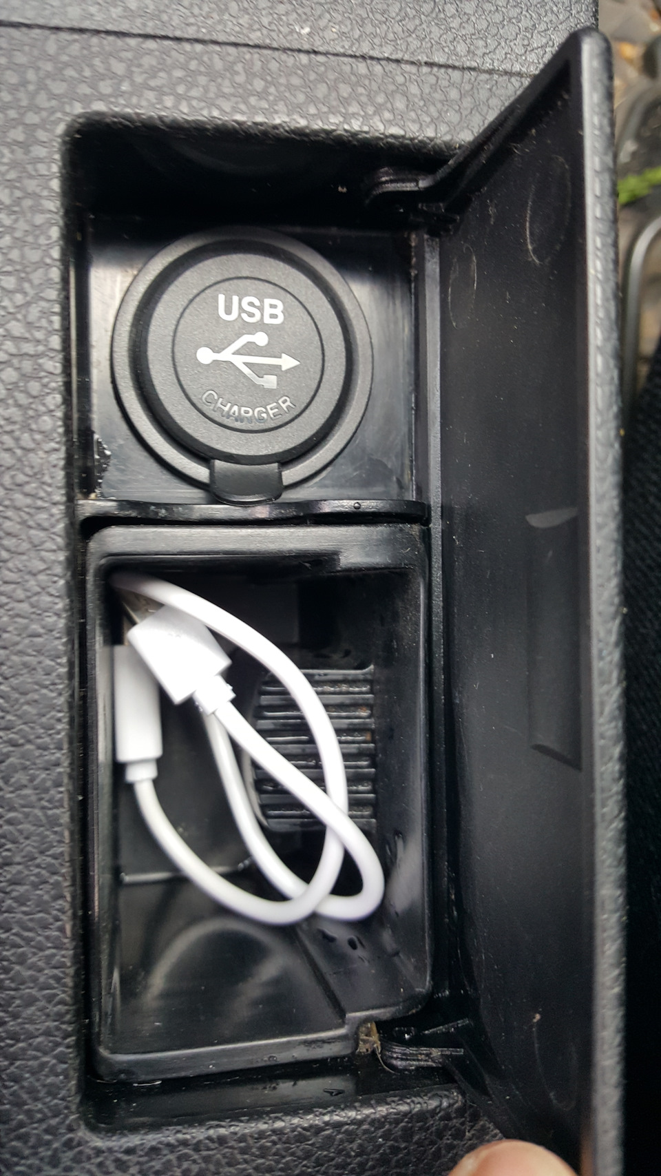 Заряджання Usb замість прикурювача 1