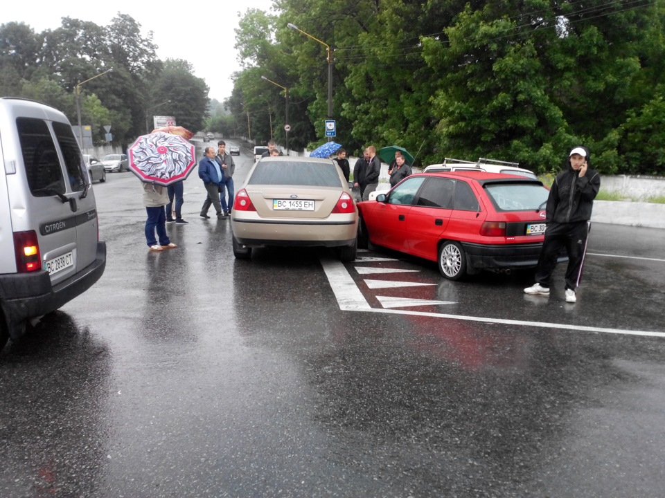 Вчора потрапив в аварію... 4