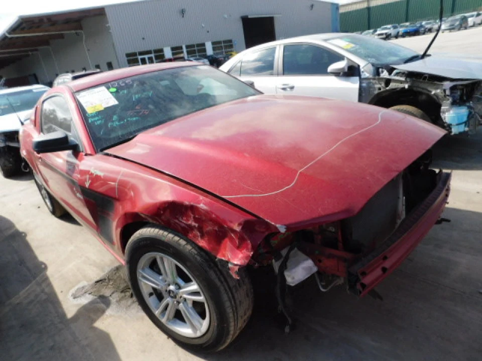 Вступні дані історії цього Ford Mustang 2012 3.7 AT