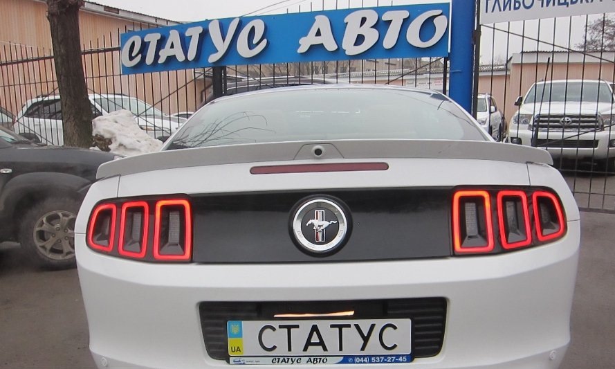Ford Mustang 3.7i Club Of America 2