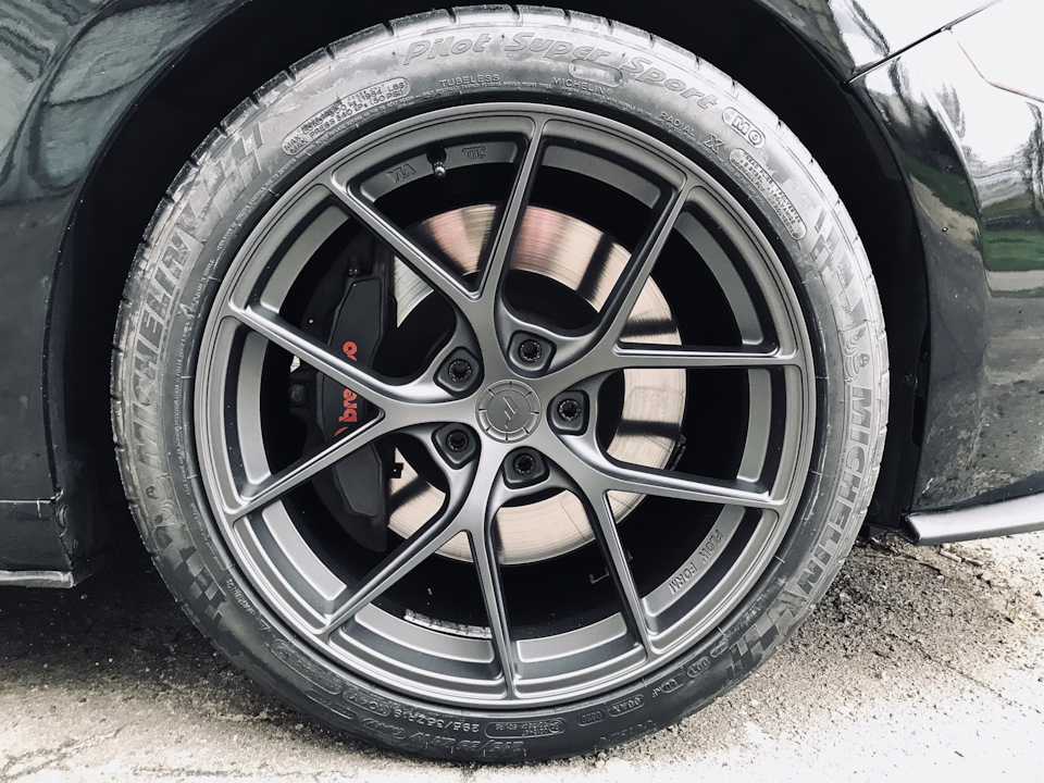 Більше, ширше, легше, швидше. Japan Racing SL01 4