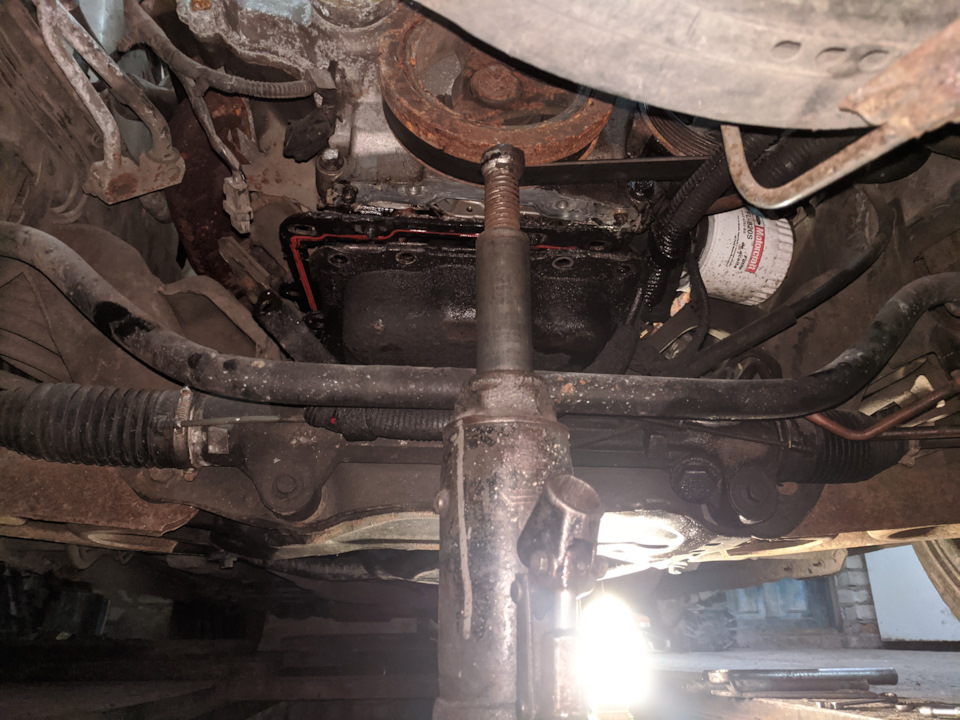 Зняття піддону V8 4.6 без зняття двигуна та підвіски 1