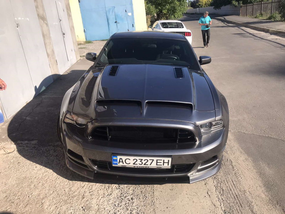 12. Спойлер підборіддя в стилі GT500 від Cervini або спойлер у стилі GT500 5
