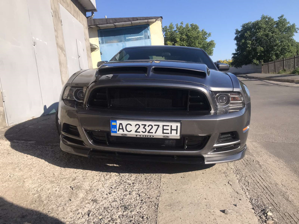12. Спойлер підборіддя в стилі GT500 від Cervini або спойлер у стилі GT500 4