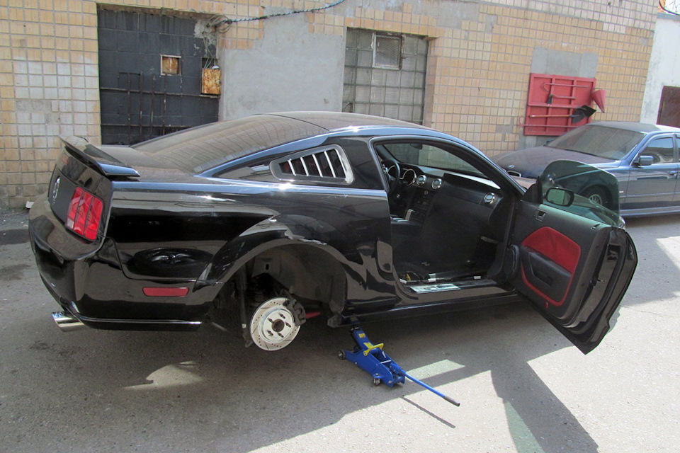 Болтовий каркас (Ford Racing) та сидіння (Shelby GT500) 4