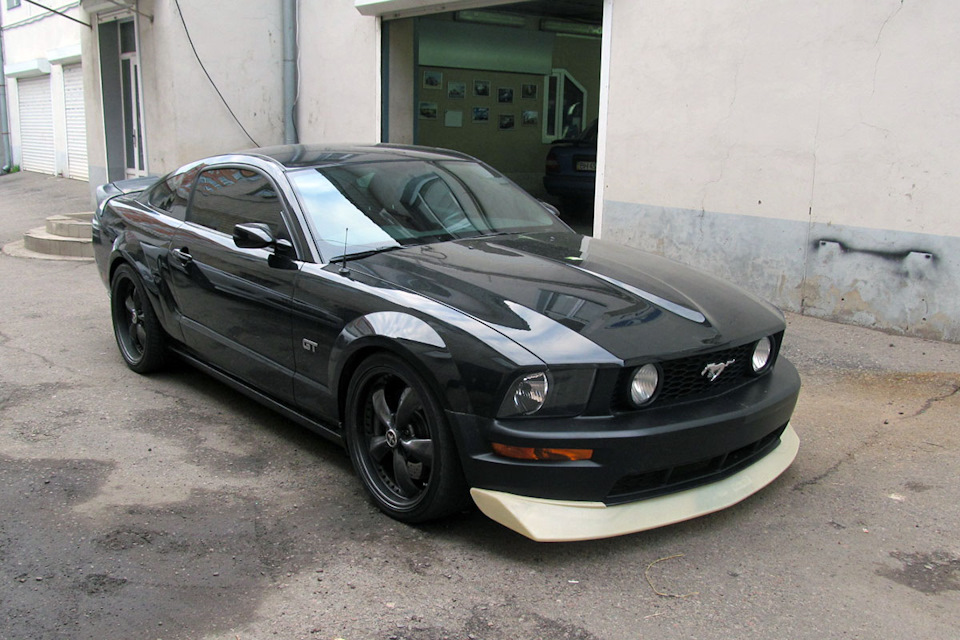 Спойлер Roush style. 1