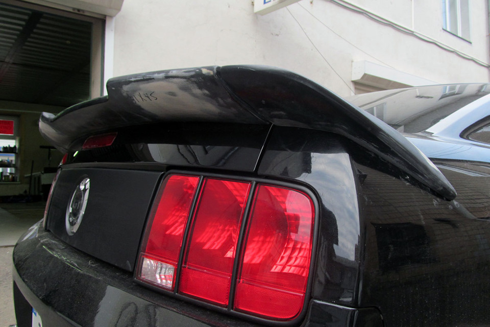 Спойлер Roush style. 4