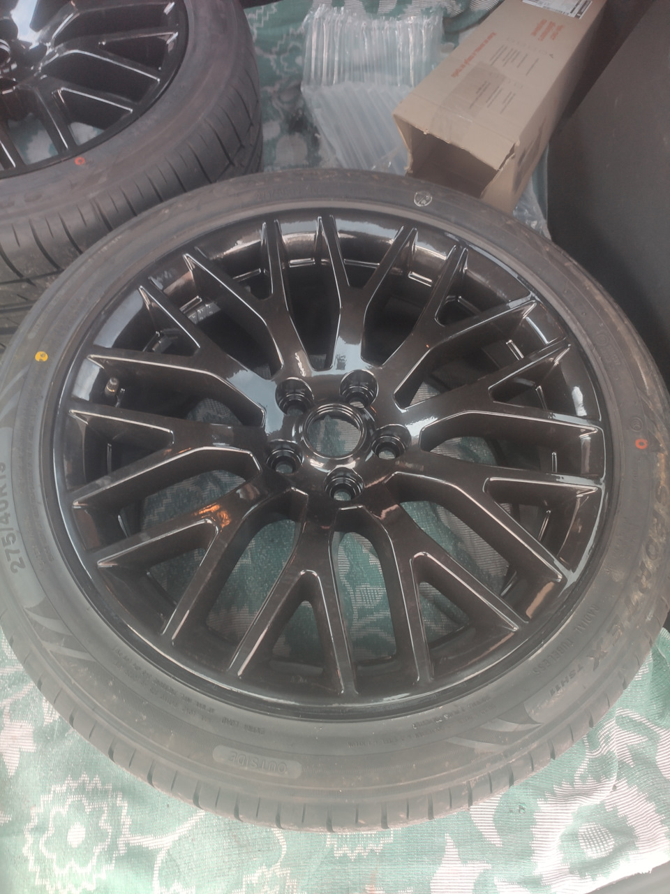 Диски Ford Mustang GT, чотирипоршневі супорти 1