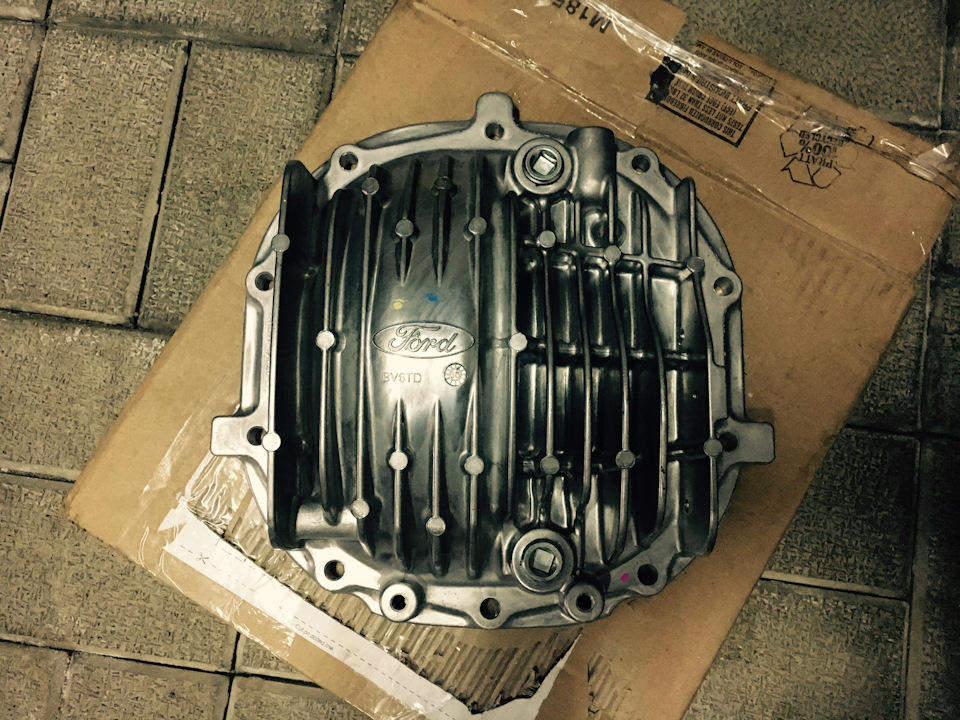 Ford Racing Finned Differential Cover 2