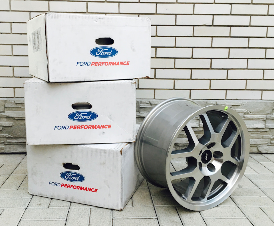 Ford Racing Wheels 1