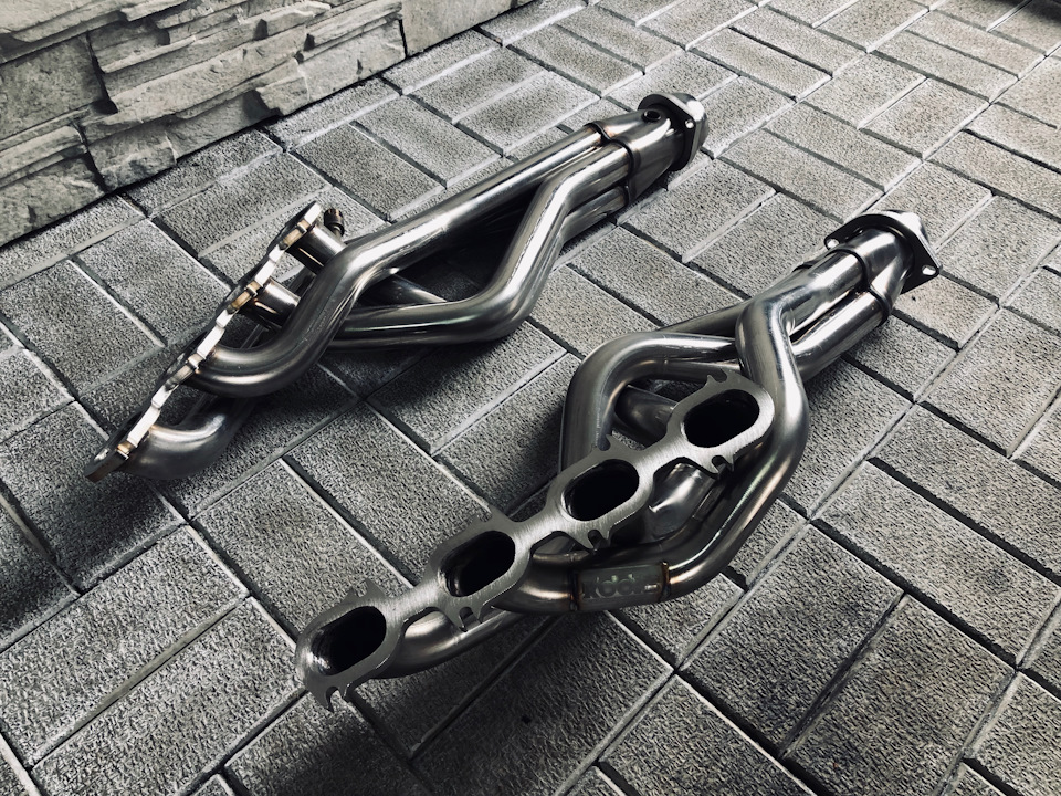 Kooks 1-3/4 in. Long Tube Headers with Catted X-Pipe 4