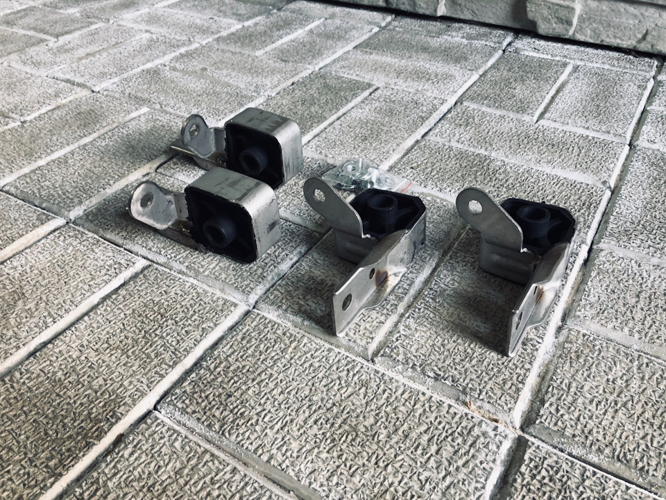 SR Performance Stainless Steel Exhaust Hanger Kit 4