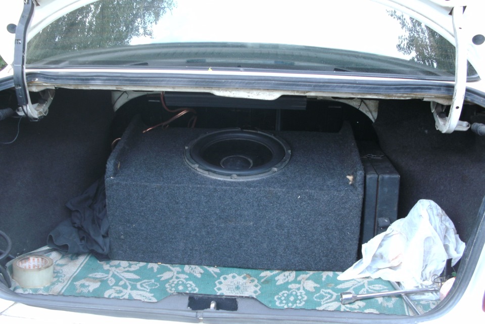 Pioner MVH-150UB and sub 2