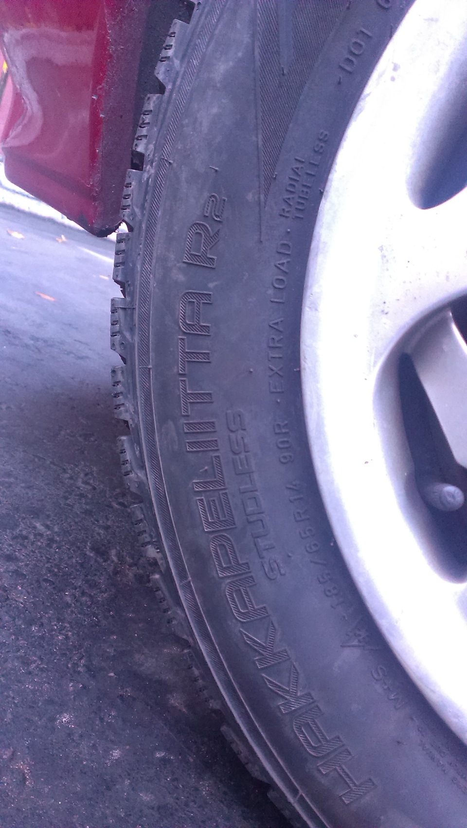 NOKIAN HAKKAPELIITTA R2 185/65 R14 90R XL 3