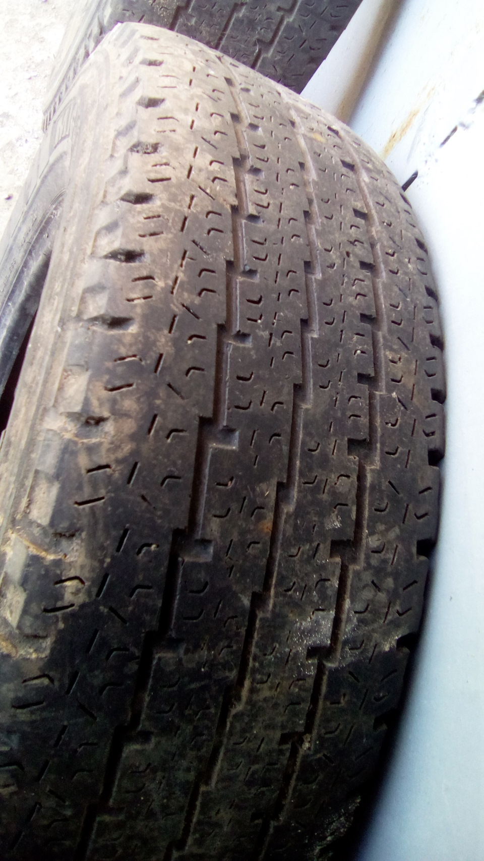 продам дві шини літні r 14 MICHELIN 4