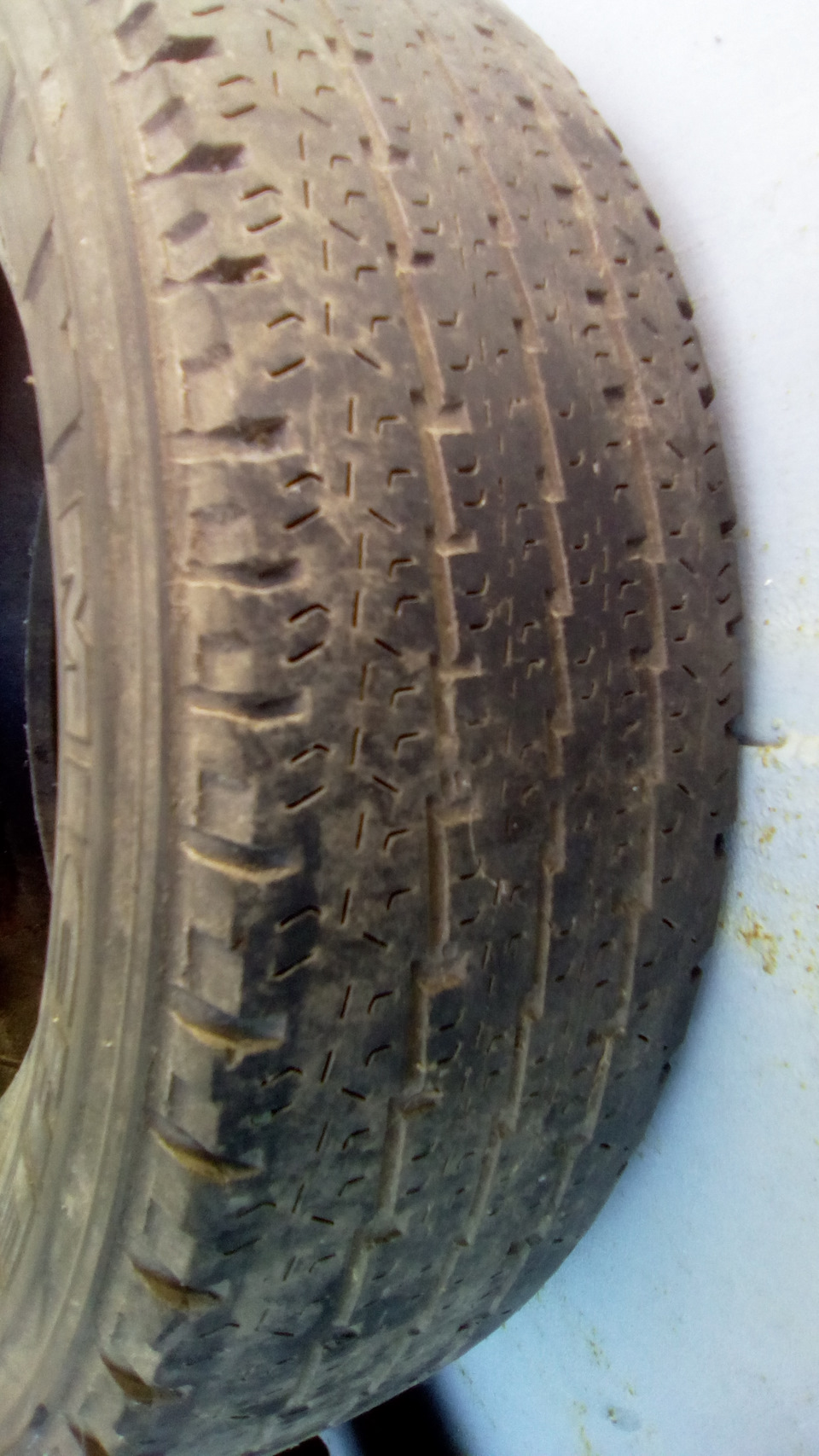 продам дві шини літні r 14 MICHELIN 3