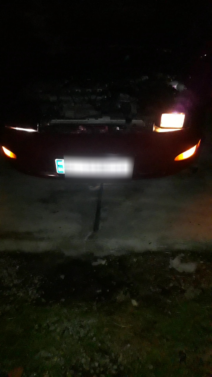 дивно ведуть собі фари 1