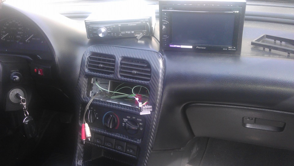 Двох диновий Pioneer AVH-X1500DVD... 2