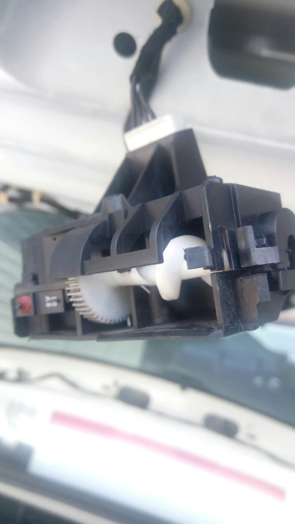 Замок багажника наказав довго жити s-max 1.8