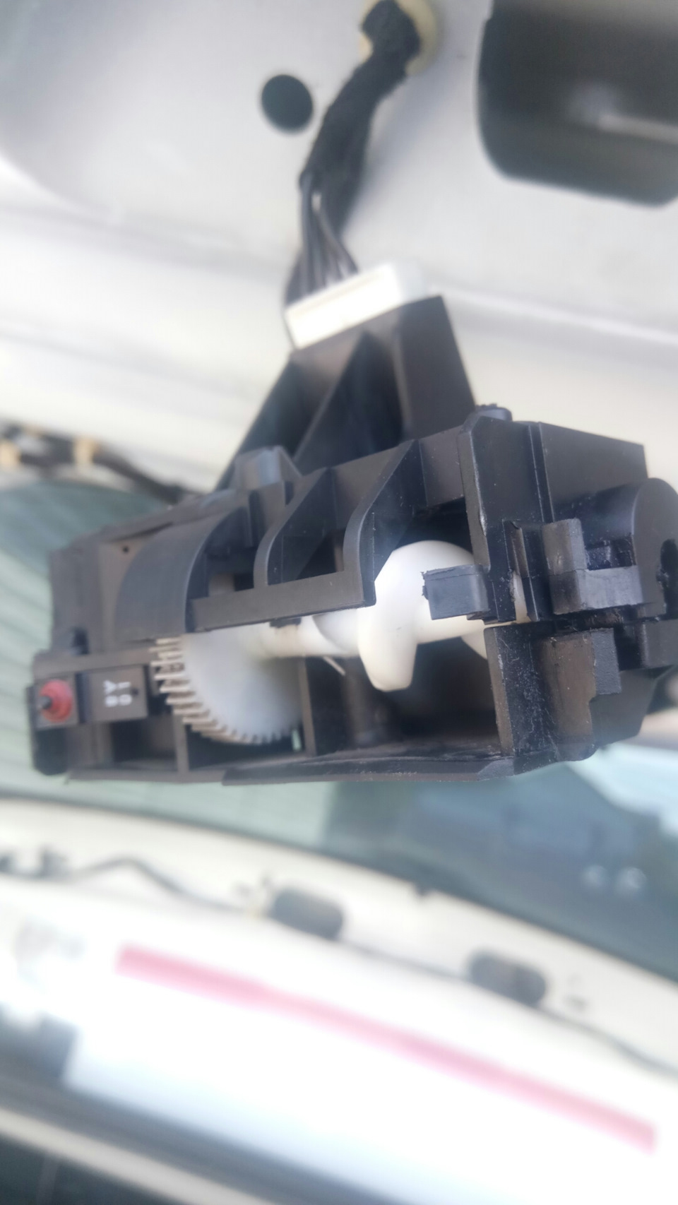 Замок багажника наказав довго жити s-max 1.8 1
