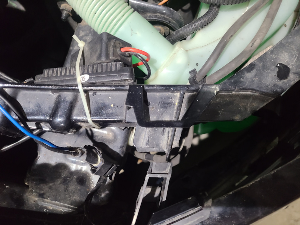 заміна протитуманки ford s-max 2013 5