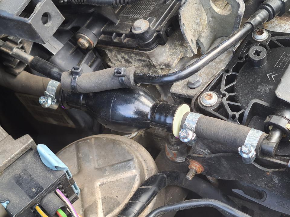 Груша підкачування палива на 2.0 TDCI DW10C 5