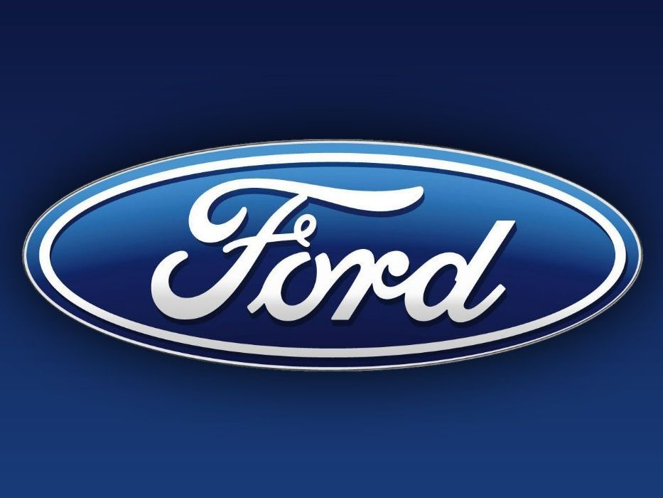 Цікавити емблема Ford і напис Scorpio 1