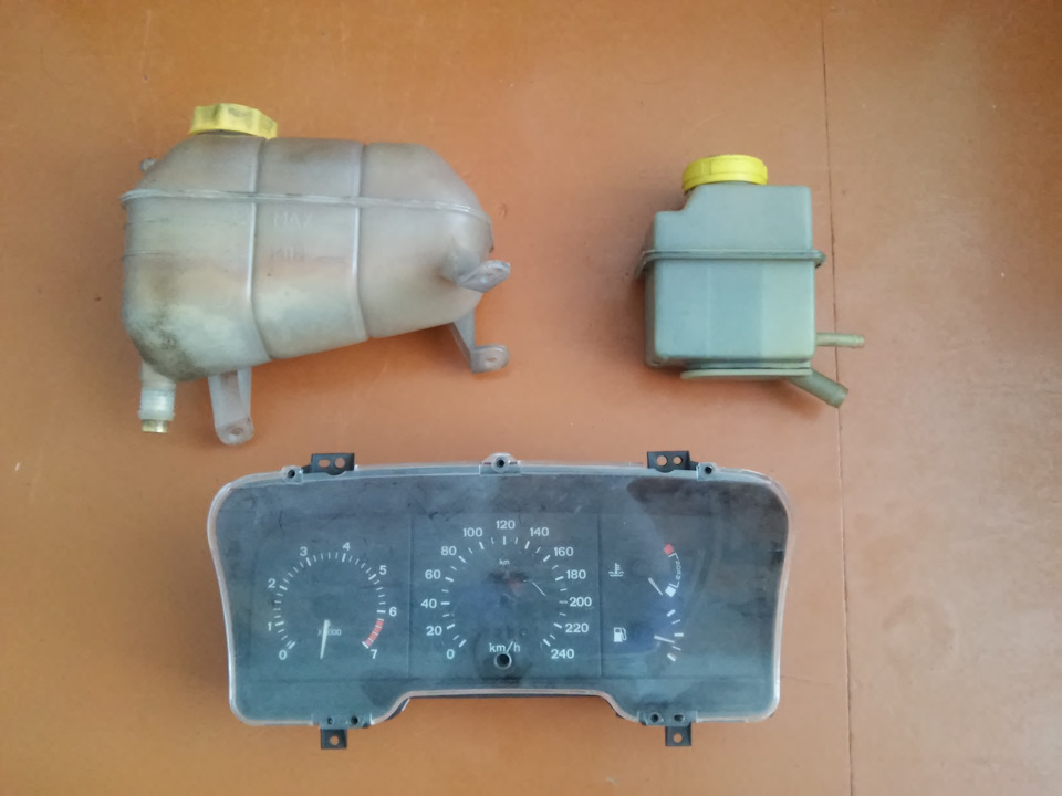 Розпродаж запчастин Ford Scorpio 3
