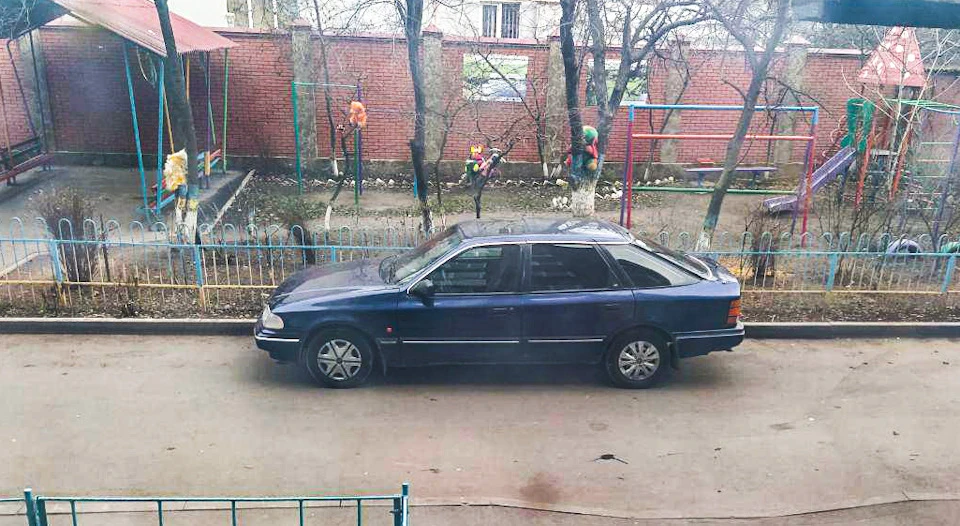 Перша машина. Купив Скорпа. І вже цокнув.