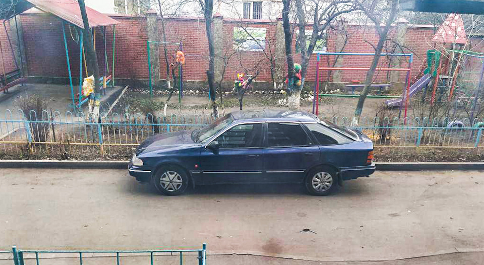 Перша машина. Купив Скорпа. І вже цокнув. 1