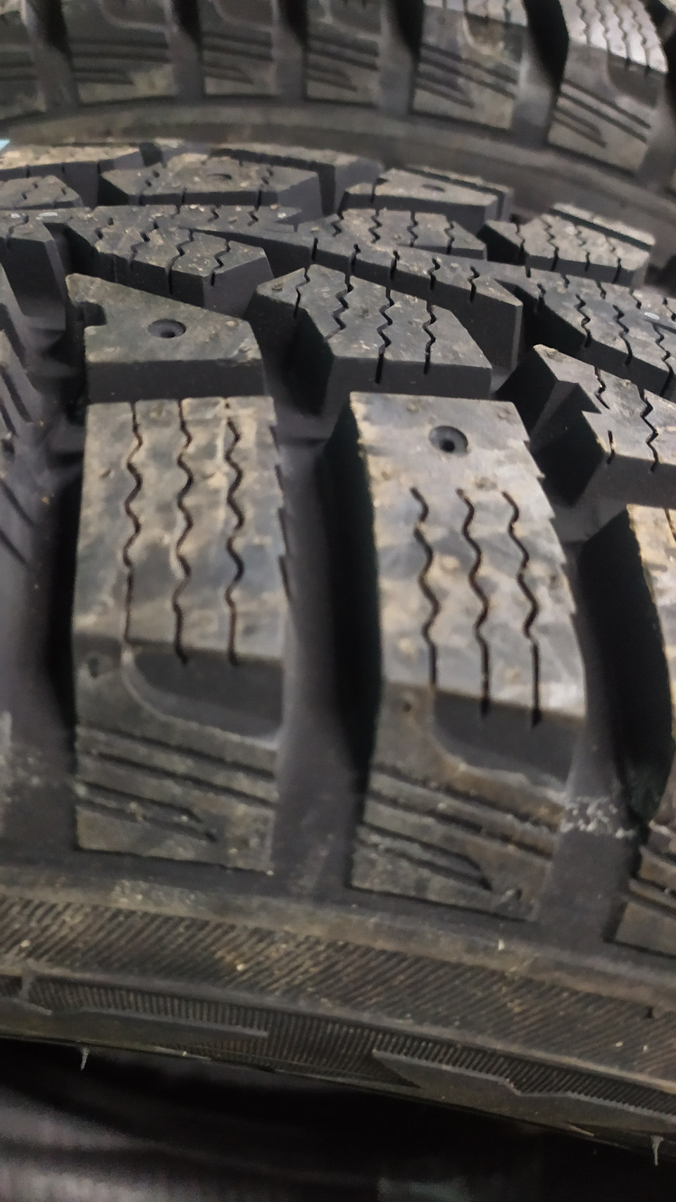 Купивши пару шин Maxxis Artictrekker np3 2
