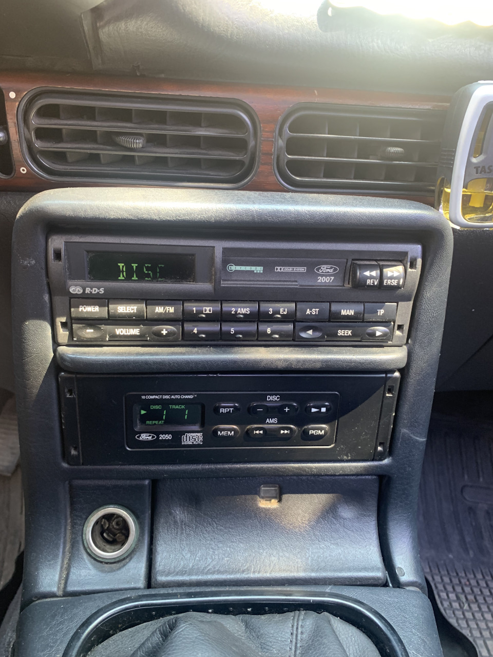 Ford Premium Sound System 2000 1