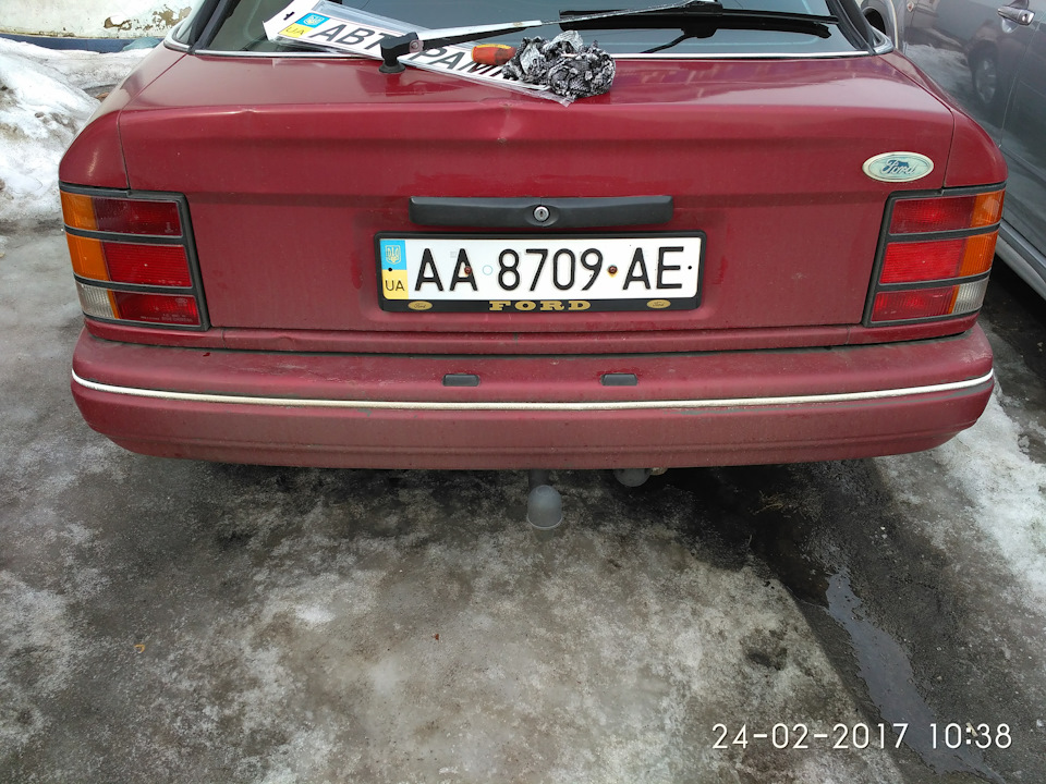 Встановлення рамок держ. номерів (Ford). 4