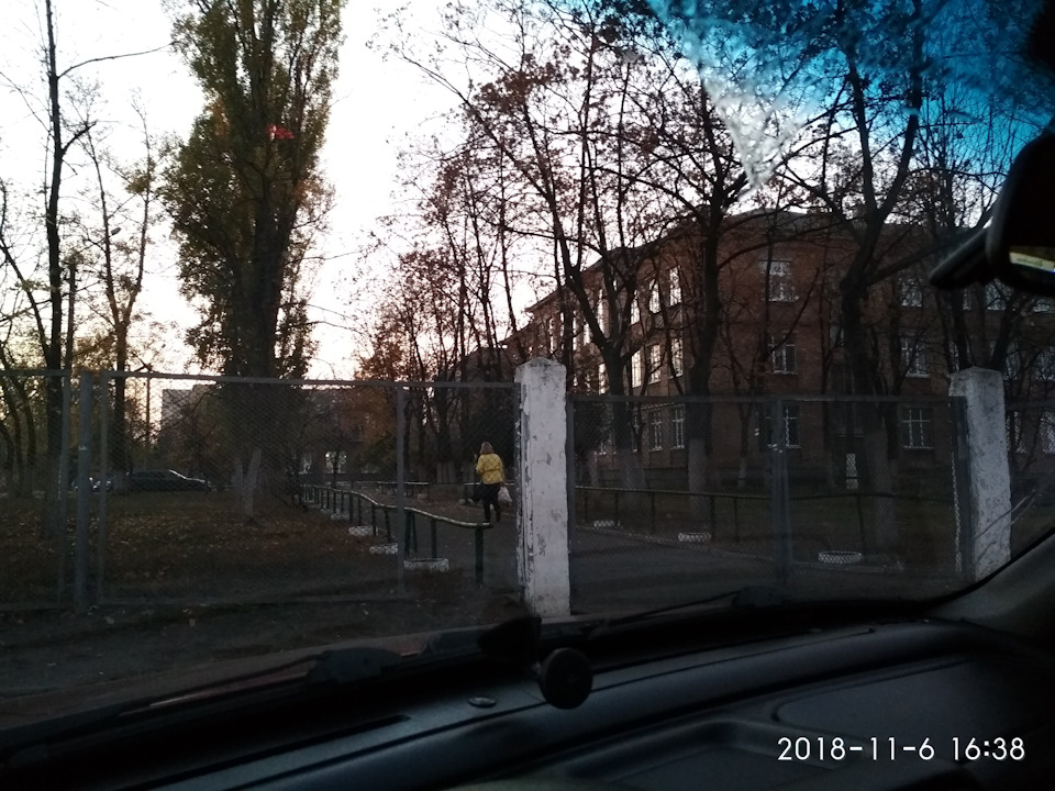 Встановлення віялових форсунок омивача лобового скла. 3