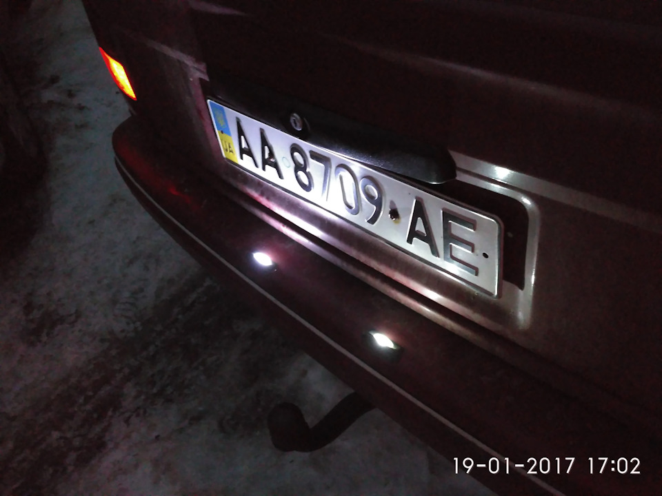 Заміна діодів у передніх габаритах + встановлення діодів на підсвічування номера. 1