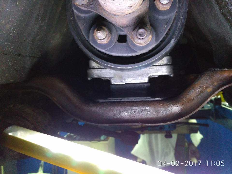 Заміна подушки КПП (МТ-75 5ст.) DOHC 1
