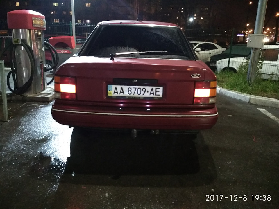 Заміна задніх ламп ( Philips Vision Plus 60%)+мастило LM для клем АКБ. 1