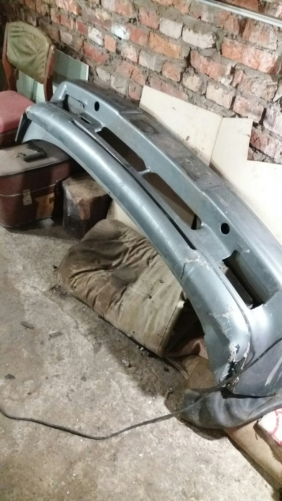 Пічка, шланга омивача та спідниця. 1