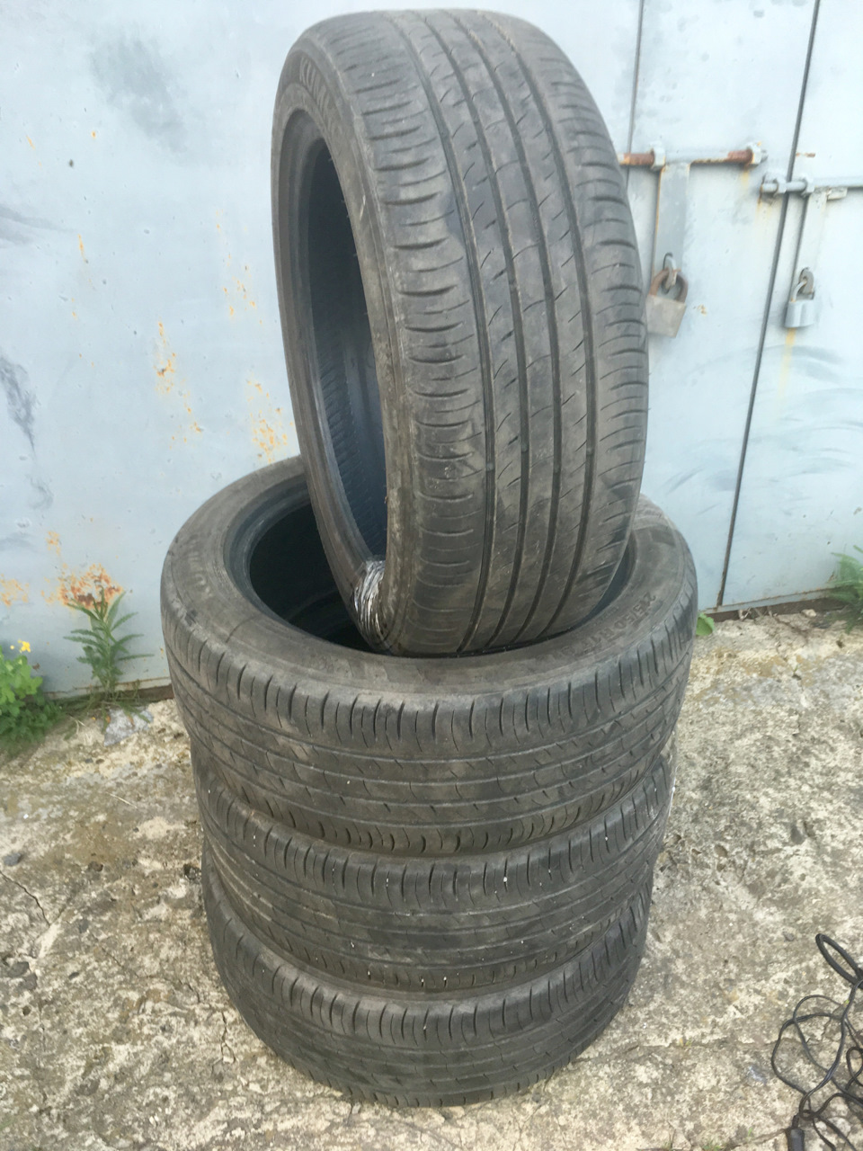 Купив гуму. Kumho EcoWing. 1