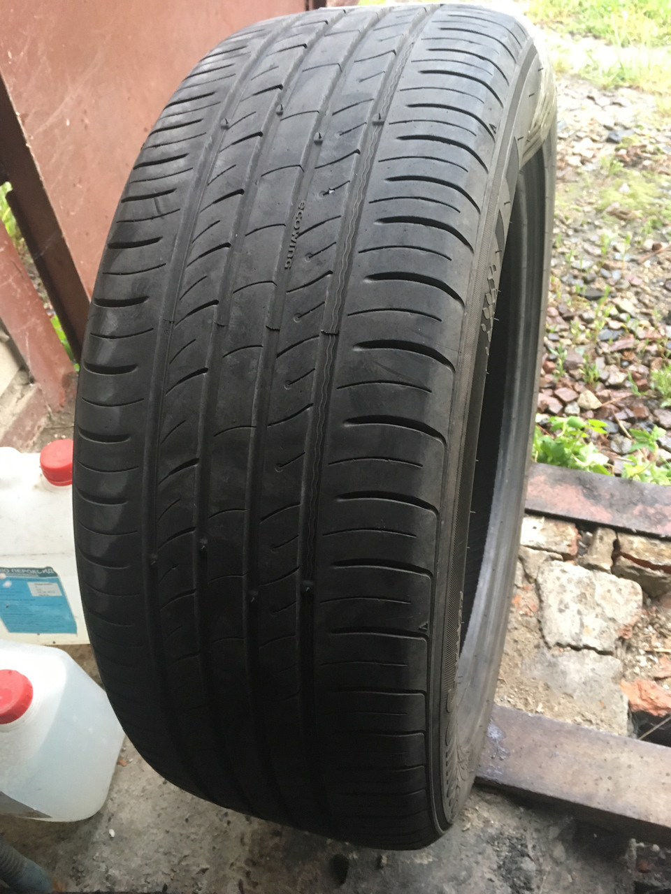 Купив гуму. Kumho EcoWing. 2