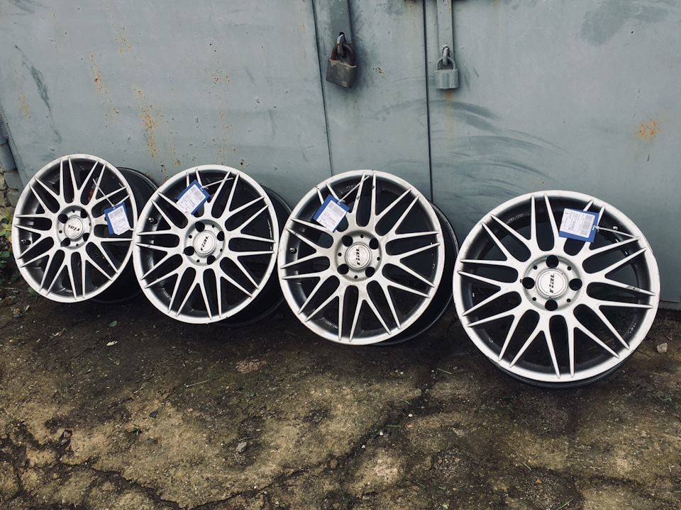 Купівля до літа, Rial Daytona R17. 2