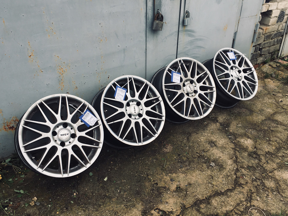 Купівля до літа, Rial Daytona R17. 1
