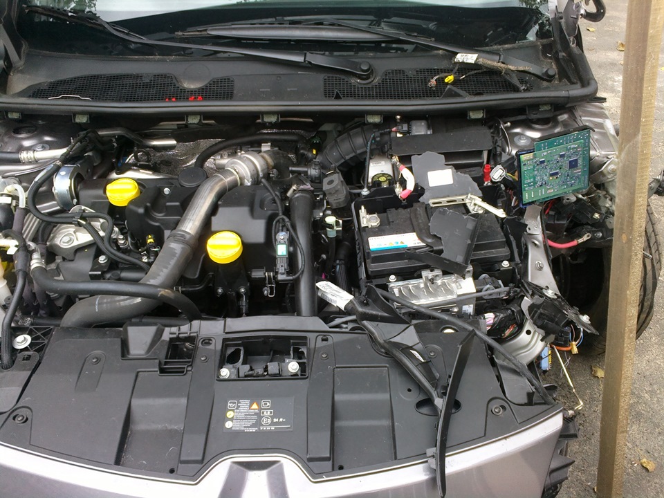 трохи постраждав Renault Megane 2013 4