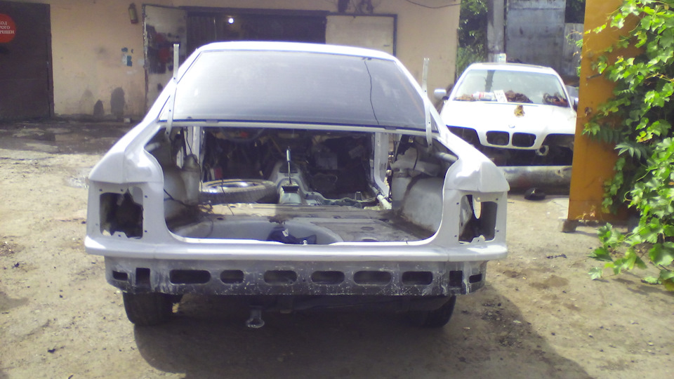 Форд загрунтований і готовий до фарбування. 2